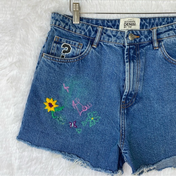 Zara TRF High Waisted Cut Off Shorts 8 Custom Graphic Floral IDK HMU Frayed Boho - Picture 5 of 10